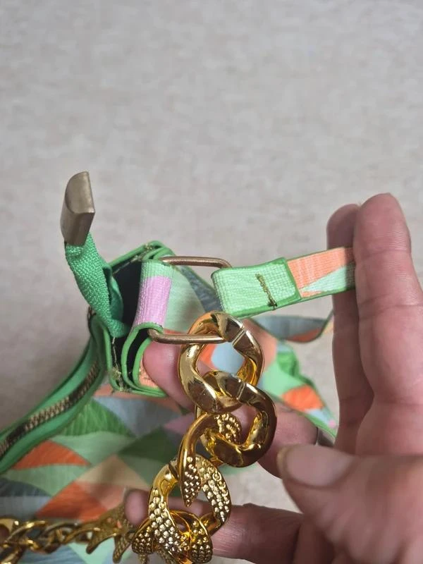 Bolso vintage Y2K multicolor con cadena dorada – photo 5